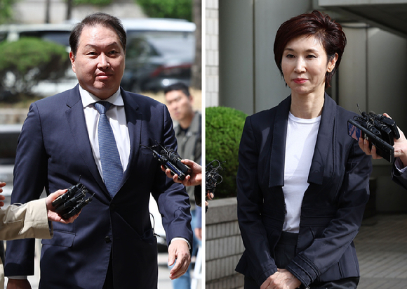 최태원 SK그룹 회장(왼쪽)과 노소영 아트센터나비 관장 [사진=연합뉴스]