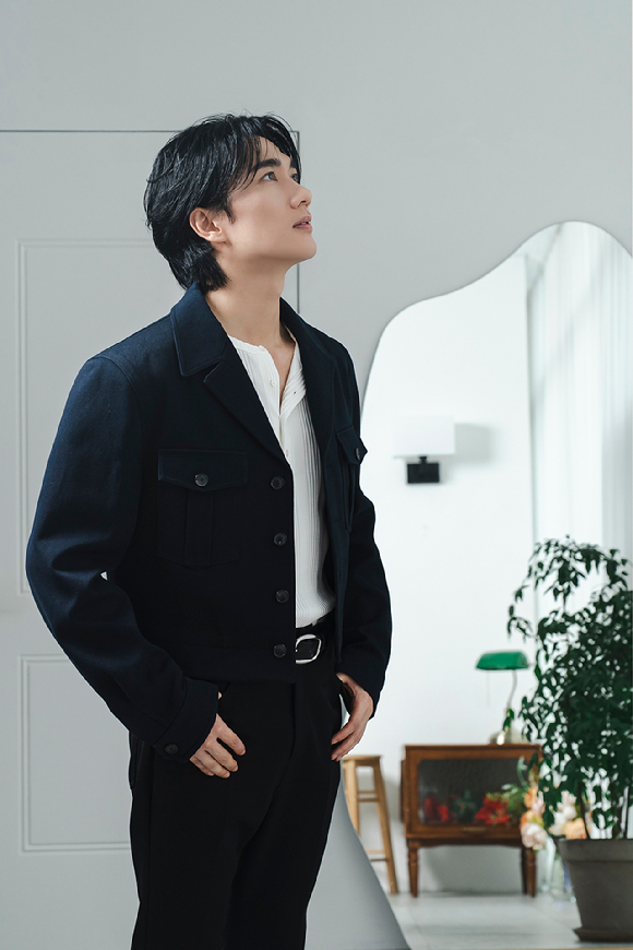 배우 엄태구가 영화 '와일드 씽' 인터뷰에 앞서 포즈를 취하고 있다. [사진=롯데엔터테인먼트]