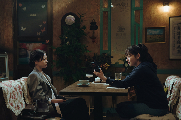 배우 최현욱이 넷플릭스 시리즈 '꿀알바'에서 열연하고 있다. [사진=넷플릭스]