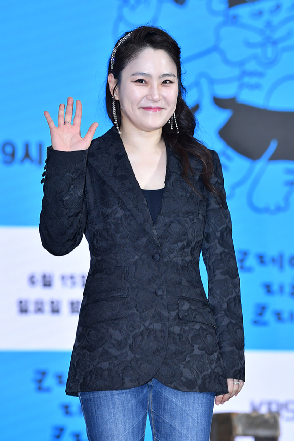 첼로연주가 겸 지휘자 장한나가 10일 오전 서울 영등포구 여의도동 KBS별관에서 진행된 KBS 2TV 새 예능프로그램 '크레이지 리치 코리안' 제작발표회에 참석해 포즈를 취하고 있다. [사진=문수지 기자]