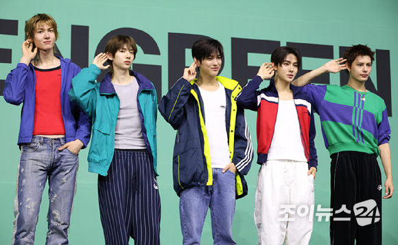 그룹 코르티스가 20일 오후 서울 광진구 광장동 예스24라이브홀에서 열린 미니 2집 '그린그린(GREENGREEN)' 발매 기념 쇼케이스에 참석해 포즈를 취하고 있다. [사진=문수지 기자]