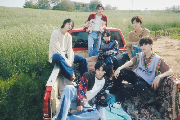 보이넥스트도어 콘셉트 포토 [사진=KOZ엔터테인먼트]