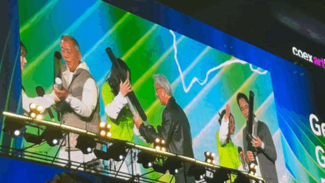 젠슨 황 엔비디아 CEO, 이재용 삼성전자 회장이 치킨을 먹는 모습 [사진=권서아 기자]