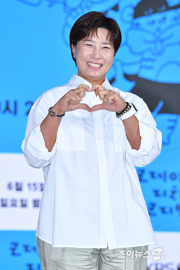 전 골프선수 박세리가 10일 오전 서울 영등포구 여의도동 KBS별관에서 진행된 KBS 2TV 새 예능프로그램 '크레이지 리치 코리안' 제작발표회에 참석해 포즈를 취하고 있다. [사진=문수지 기자]