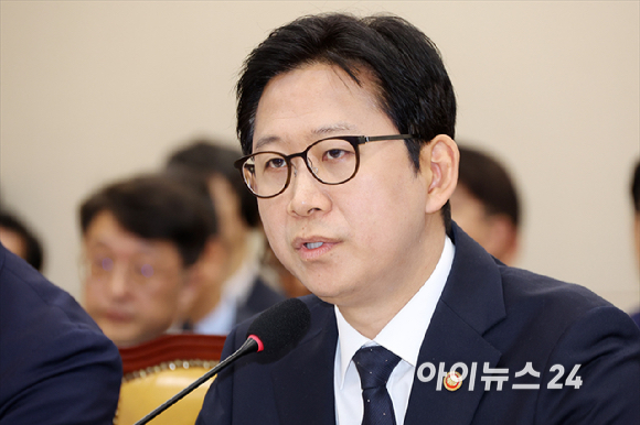 배경훈 부총리 겸 과학기술정보통신부 장관이 6일 서울 여의도 국회에서 열린 과학기술정보통신부 등에 대한 국정감사에서 의원 질의에 답변하고 있다. [사진=곽영래 기자]