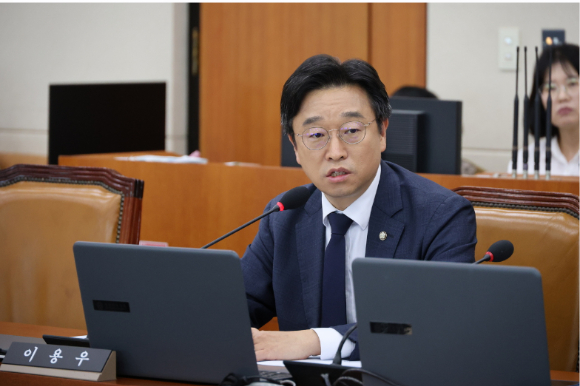 28일 국회에서 열린 4월 임시국회 제8차 본회의에서 공직선거법 일부개정법률안이 가결되고 있다. [사진=연합뉴스]