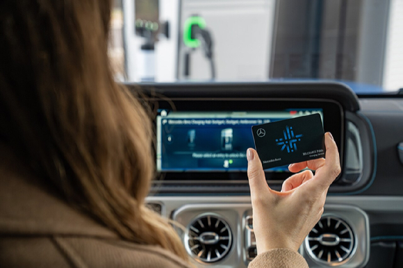 메르세데스-벤츠 코리아가 출시한 통합 충전 솔루션 'MB.CHARGE 퍼블릭' 서비스. [사진=메르세데스-벤츠 코리아]