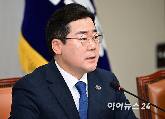 박찬대 더불어민주당 원내대표가 14일 오전 서울 여의도 국회에서 열린 최고위원회의에서 발언하고 있다. [사진=곽영래 기자]