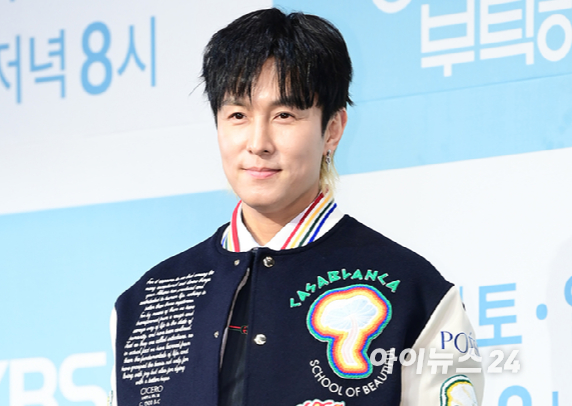 배우 김동완이 KBS2 주말드라마 '독수리 5형제를 부탁해!' 제작발표회에 참석하고 있다. [사진=정소희 기자]