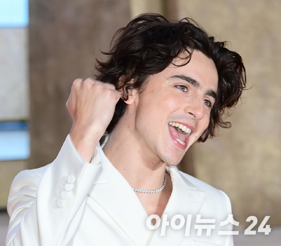 배우 티모시 샬라메가 지난해 2월 22일 서울 영등포구 타임스퀘어에서 진행된 영화 '듄: 파트2' 내한 레드카펫 행사에 참석하고 있다. [사진=정소희 기자]