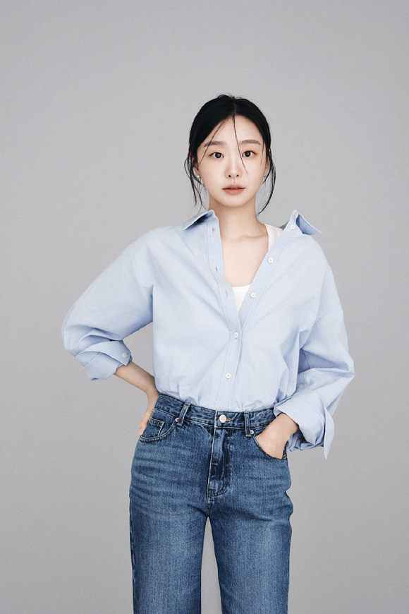 '대홍수' 주연배우 김다미가 인터뷰를 진행했다. [사진=UAA ]