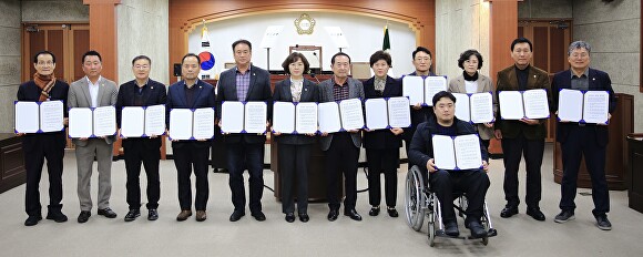 제9대 전반기에 활발한 의정활동을 펼친 김제시의회 의원들  [사진=김제시의회 ]