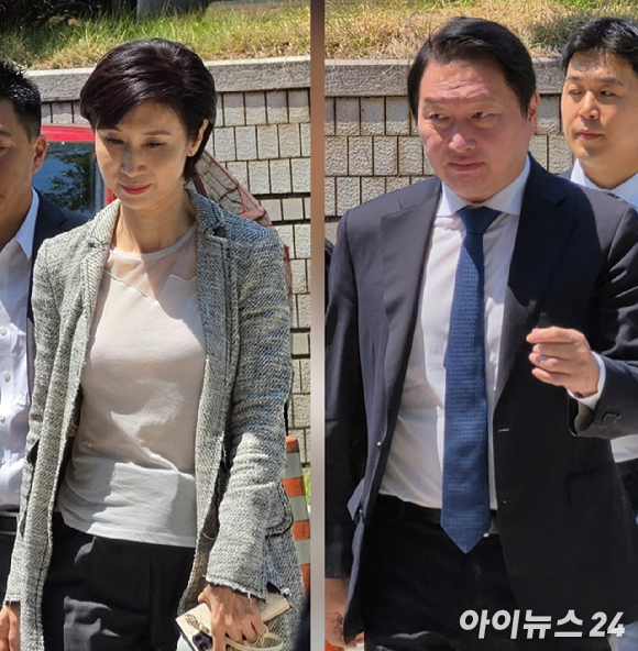 15일 재산분할 파기환송심 2차 조정 기일에 출석하는 최태원 SK그룹 회장(오른쪽)과 노소영 아트센터 나비 관장. [사진=황세웅 기자]