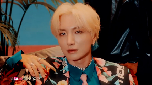 슈퍼주니어의 열한 번째 정규 앨범 Vol.1 'The Road : Keep on Going' 타이틀곡 'Mango' 뮤직비디오 두 번째 티저 영상이 공개돼 관심을 모으고 있다. [사진=슈퍼주니어 'Mango' MV 2차 티저 영상 캡쳐]