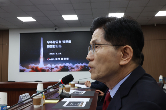 국민의힘 김문수 대선 후보가 14일 경남 사천시 우주항공청에서 열린 간담회에서 발언하고 있다. 2025.5.14 [공동취재] [사진=연합뉴스]