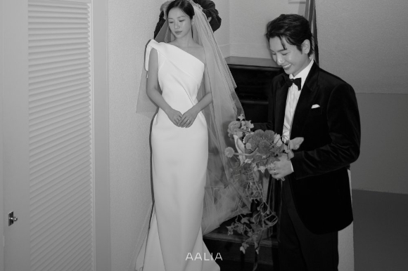 배우 송지호가 가수 겸 배우 김소리와 10월 결혼한다. [사진=알리아 스튜디오]