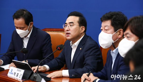 더불어민주당 박홍근 원내대표가 지난 18일 국회에서 열린 비상대책위원회의에서 발언하고 있다. [사진=김성진 기자]
