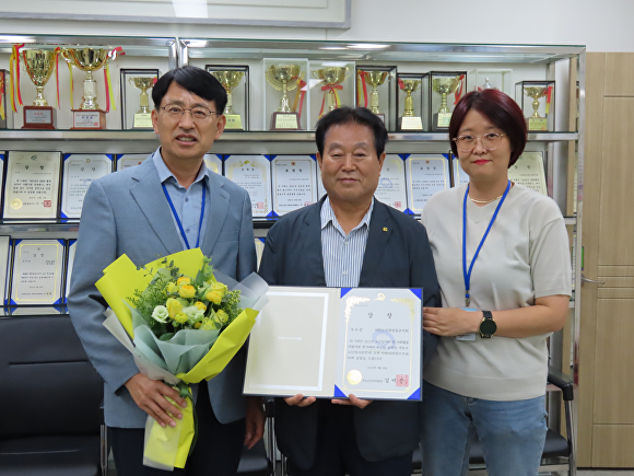 대한노인회 영동군지회가 보건복지부와 한국노인인력개발원의 ‘2022년 노인일자리 및 사회활동지원사업 수행기관 평가’에서 우수기관으로 선정됐다. [사진=영동군]