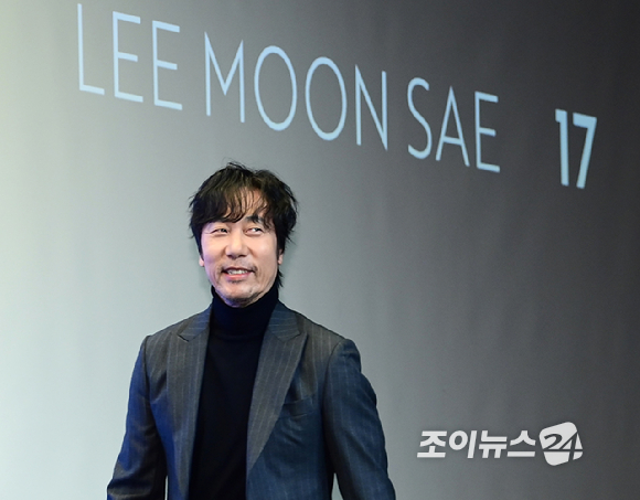 가수 이문세가 13일 오후 서울 마포구 스탠포드호텔에서 열린 이문세 정규 17집 선공개 곡 발표 제작발표회에 참석하고 있다. [사진=정소희 기자]