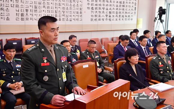 박정훈 전 해병대 수사단장이 21일 오전 서울 여의도 국회에서 열린 법제사법위원회 전체회의 순직 해병 수사 방해 및 사건 은폐 등의 진상규명을 위한 특별검사의 임명 등에 관한 법률안 관련 입법청문회에서 사건 개요를 설명하고 있다. [사진=곽영래 기자]