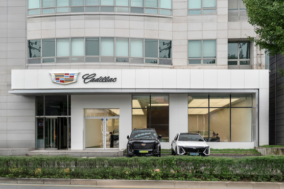 캐딜락'수원전시장' 전경. [사진=GM 한국사업장]