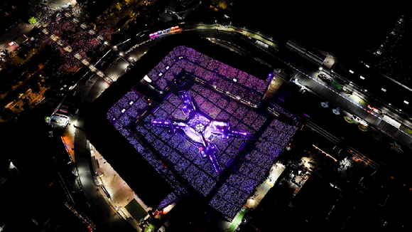 방탄소년단이 멕시코시티 에스타디오 GNP 세구로스(Estadio GNP Seguros)에서 &lsquo;BTS WORLD TOUR &lsquo;ARIRANG&rsquo; IN MEXICO CITY&rsquo;를 개최하고 무대를 선보이고 있다. [사진=빅히트 뮤직]