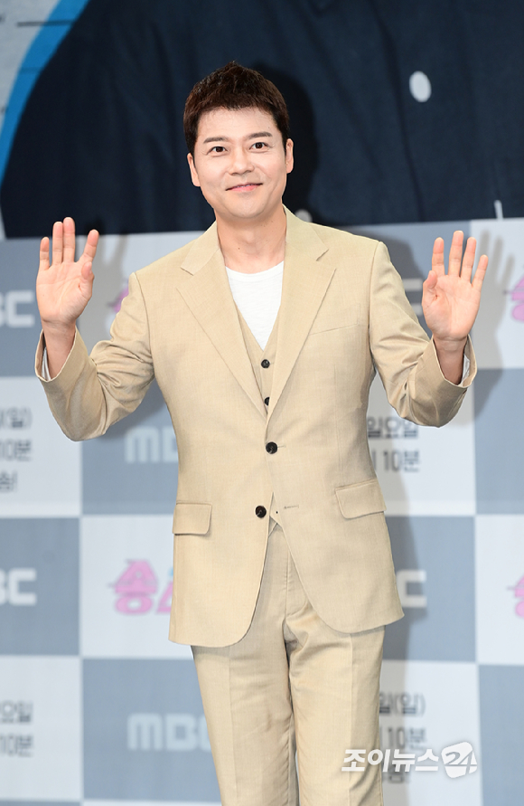 전현무, 김국진, 권은비, 문정현이 '나 오늘 라베했어'에서 호흡을 맞춘다. [사진=MBC에브리원]