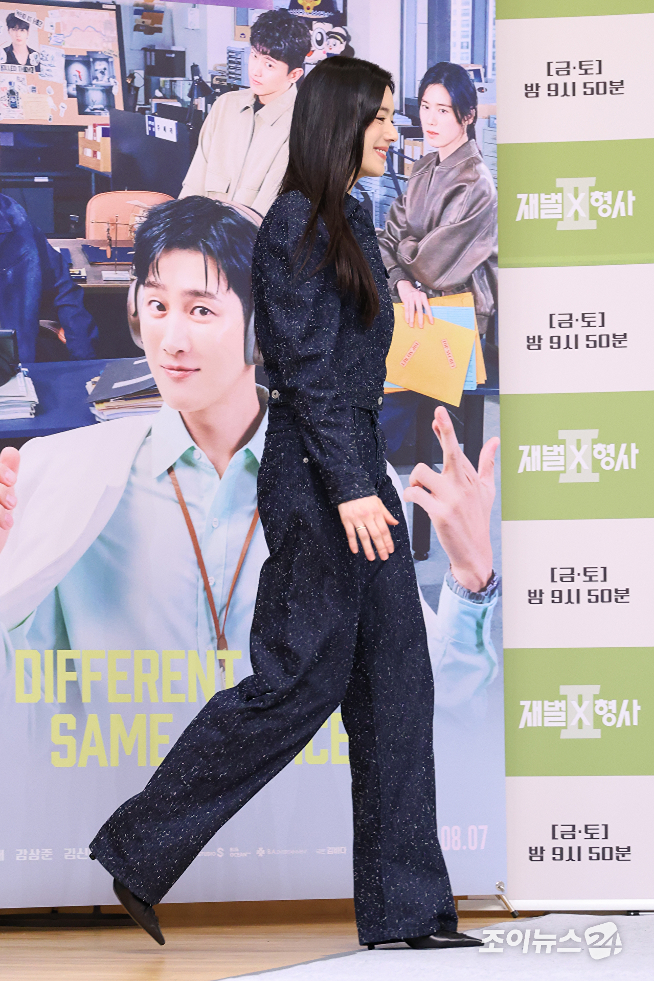 배우 정은채가 4일 오전 서울 양천구 목동 SBS에서 진행된 SBS 새 금토드라마 '재벌X형사2' 제작발표회에 참석해 포즈를 취하고 있다. [사진=문수지 기자]