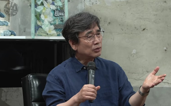 유시민 작가가 26일 유튜브 채널 '김어준의 다스뵈이다'에 출연해 발언을 하고 있다. [사진=유튜브 캡처]