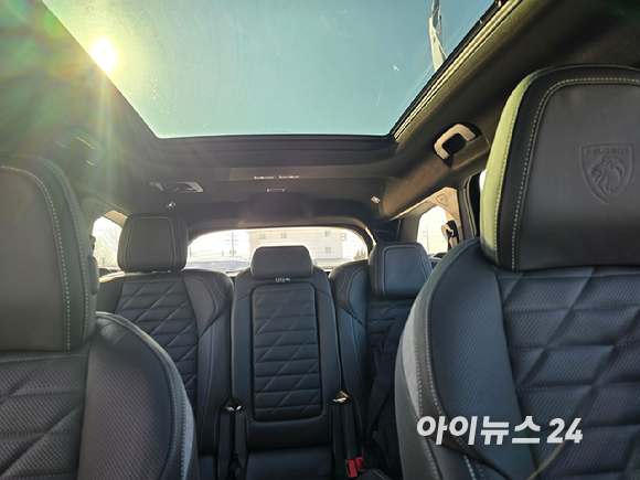 푸조 '디 올 뉴 5008 스마트 하이브리드'. [사진=김종성 기자]