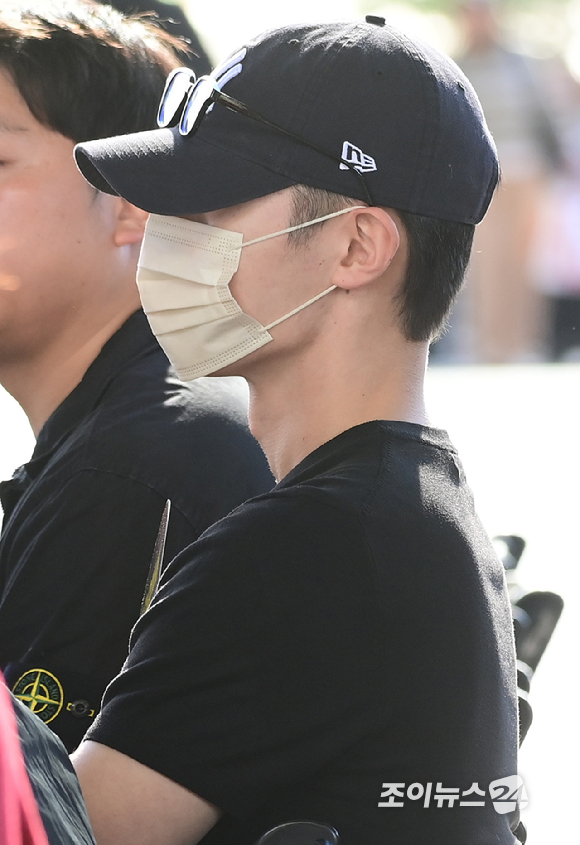 군복무 중인 배우 이재욱이 8일 부산 해운대구 영화의전당에서 열린 제31회 부산국제영화제 '꿀알바' 오픈토크를 보러 현장에 방문하고 있다. [사진=정소희 기자]