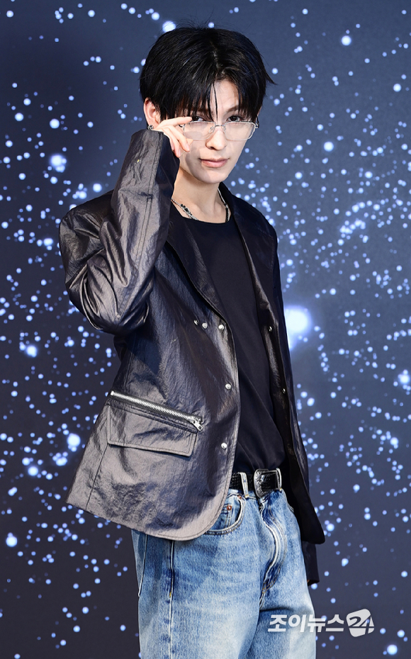 그룹 올아워즈(ALL(H)OURS)가 서울 성동구 성수동에 위치한 케이팝 체험 아카데미 케이팝아케이드에서 진행된 조이뉴스24와의 인터뷰에 앞서 포즈를 취하고 있다. [사진=정소희 기자]