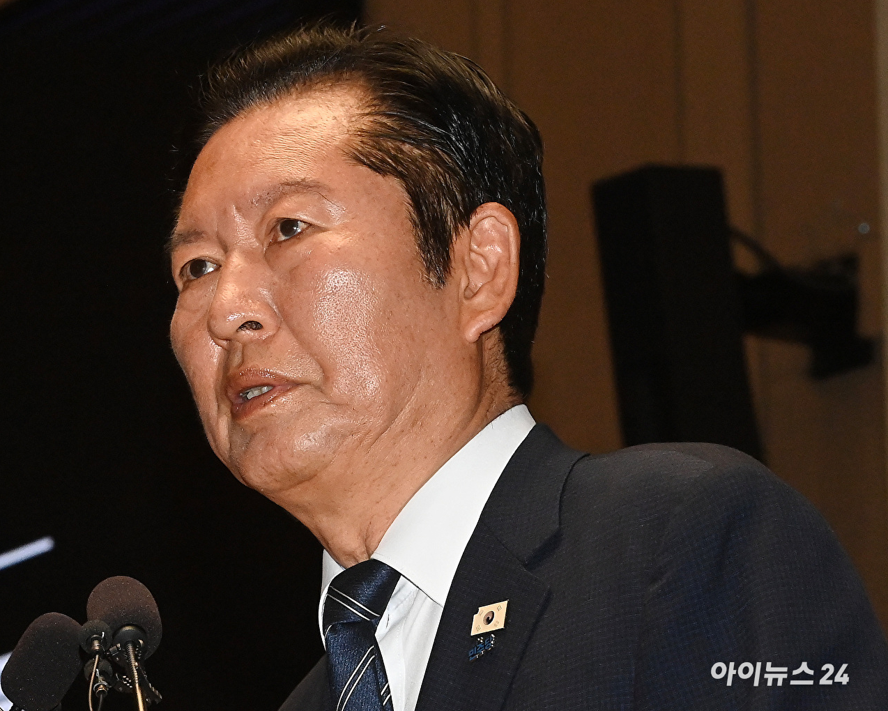 정청래 더불어민주당 대표가 11일 서울 여의도 국회에서 열린 의원총회에서 발언하고 있다. [사진=곽영래 기자]