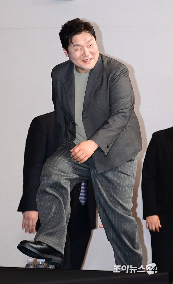 배우 윤경호가 6일 오후 서울 광진구 풀만 앰배서더 서울 이스트폴에서 열린 티빙 오리지널 '취사병 전설이 되다' 제작발표회에 참석하고 있다. [사진=정소희 기자]