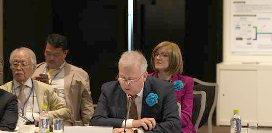 (첫 줄 맨 오른쪽)켄 라미레즈(Ken Ramirez) 현대차그룹 에너지&수소사업본부 부사장이 지난 15일 일본 오사카에서 열린 제7차 수소장관 에너지회의 및 제1차 지속가능연료 장관회의 관계자들과 기념촬영하고 있다. [사진=현대자동차그룹]