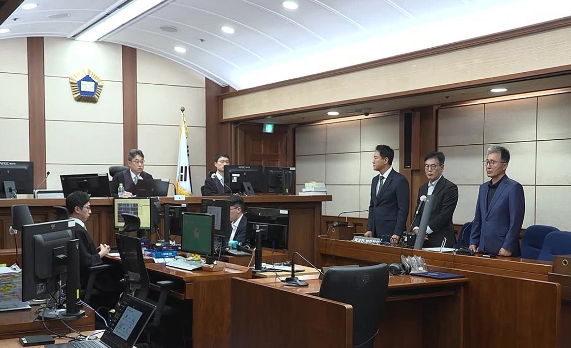오세훈 서울시장이 23일 서초구 서울고등법원에서 열린 정치자금법 위반 혐의 항소심 선고공판에 출석해 있다. 서울고법 형사7부(구회근 부장판사)는 '명태균 여론조사비 대납 의혹'으로 재판에 넘겨진 오 시장에게 무죄를 선고했다. 2026.10.23 [서울고등법원 제공. 재판매 및 DB 금지] [사진=연합뉴스]