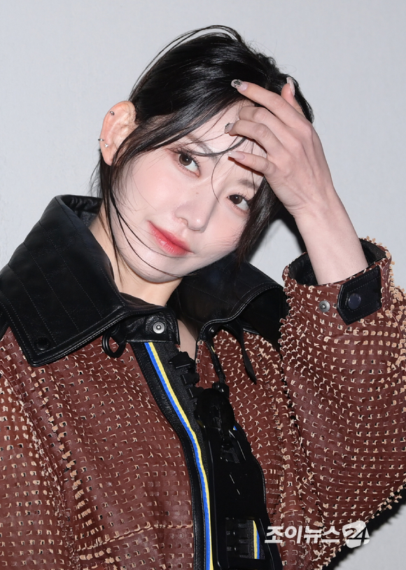 그룹 르세라핌 사쿠라가 29일 오후 서울 한강 잠수교에서 진행된 '루이 비통 2023 프리폴 패션쇼'에 참석하고 있다. [사진=정소희 기자]