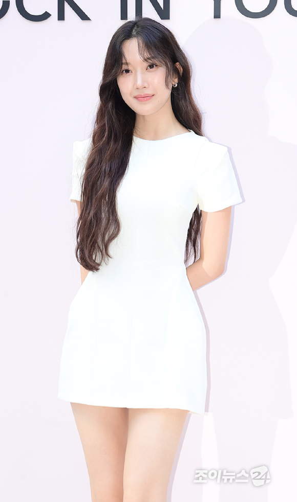 배우 문가영이 3일 오후 서울 성동구 성수동 앤더슨씨에서 열린 SK-II 팝업스토어 오픈 기념 포토 행사에 참석하고 있다. [사진=정소희 기자]