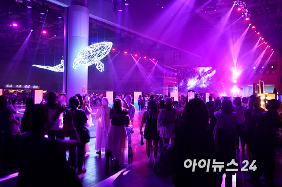 방탄소년단(BTS)과 아미(ARMY, 팬덤명)의 특별한 축제 'BTS FESTA'가 13일 경기도 고양시 킨텍스에서 진행되고 있다. [사진=문수지 기자]