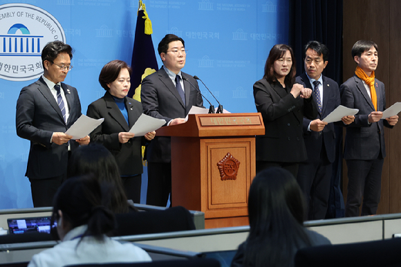 한동훈 국민의힘 대표가 지난해 12월 9일 오전 서울 여의도 국회에서 열리는 비공개 최고위원회의에 참석하고 있다. [사진=곽영래 기자]
