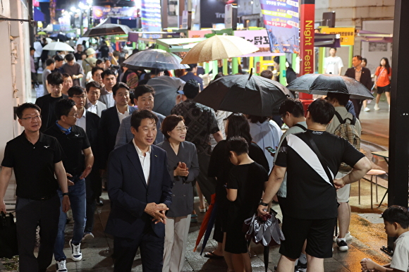 지난 12일 포항중앙상가 야시장이 열리고 있다. [사진=포항시청]