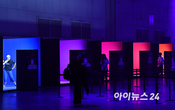방탄소년단(BTS)과 아미(ARMY, 팬덤명)의 특별한 축제 'BTS FESTA'가 13일 경기도 고양시 킨텍스에서 진행되고 있다. [사진=문수지 기자]