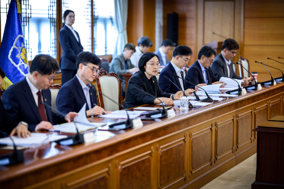 한성숙 국무총리, 제1차 범부처 주택 신속공급 점검회의 주재 (8.14, 정부서울청사)