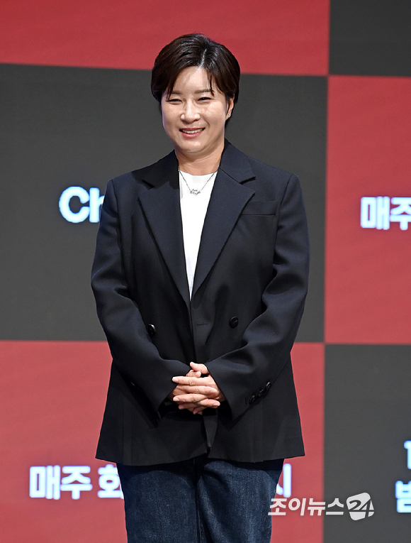 골프선수 출신 박세리가 25일 서울 구로구 더 세인트 신도림에서 열린 채널A 야구여왕' 제작발표회에서 포즈를 취하고 있다. [사진=곽영래 기자]