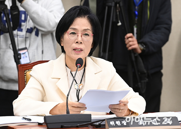 최민희 위원장이 서울 여의도 국회 과학기술정보방송통신위원회에서 열린 과학기술정보통신부 등에 대한 종합감사에서 발언하고 있다. [사진=곽영래 기자]