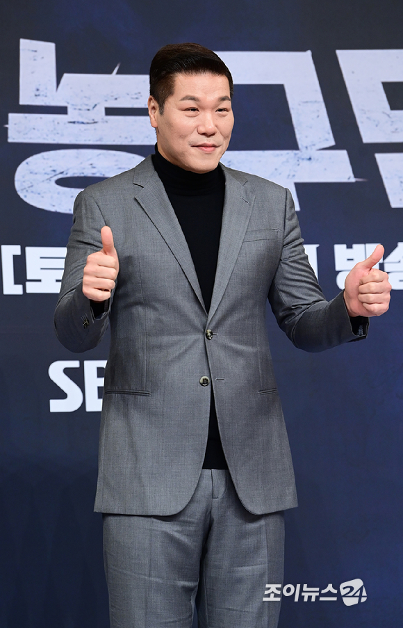 방송인 서장훈이 26일 오전 서울 양천구 목동 SBS사옥에서 열린 SBS 새 예능프로그램 '열혈농구단' 제작발표회에 참석하고 있다. [사진=정소희 기자]