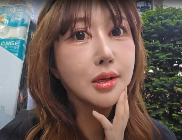 6·3 대선을 앞두고 여야의 선거운동이 본격화한 가운데, 최서원(개명 전 최순실) 씨의 딸 정유연(개명 전 정유라) 씨가 보수 진영의 현 상황에 대한 안타까움을 드러냈다. 사진은 정 씨. [사진=유튜브 @정유라이야기]