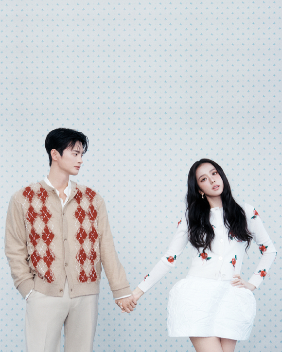 서인국과 지수가 사진 촿영에서 포즈를 취하고 있다. [사진=넷플릭스]