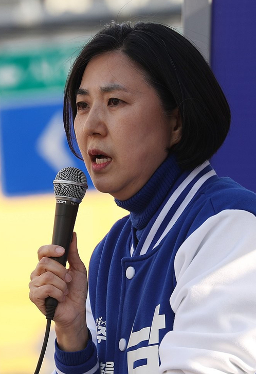 더불어민주당 남영희 후보가 1일 인천 미추홀구 용현시장 앞에서 선거 유세를 하고 있다. 2024.4.1 [사진=연합뉴스]