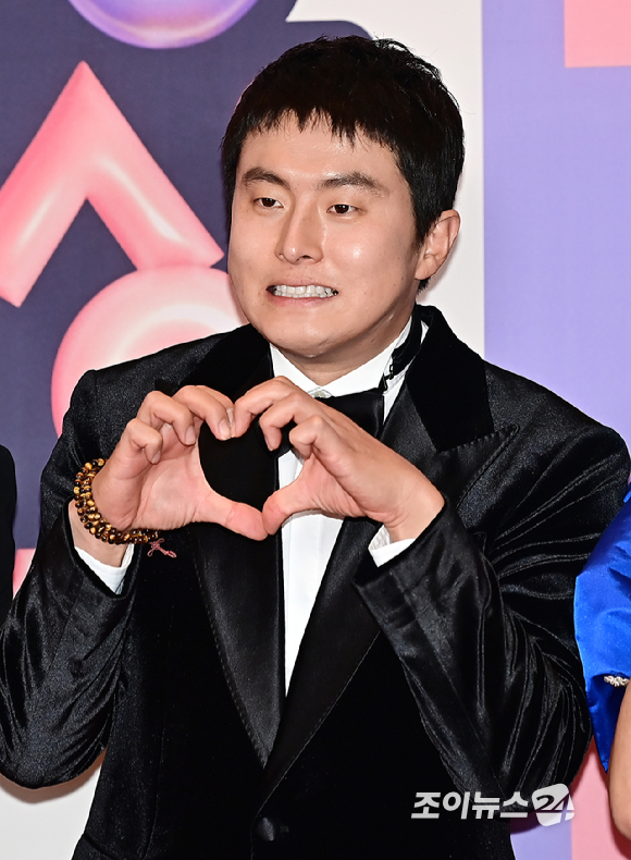 방송인 기안84가 29일 오후 서울 마포구 상암동 MBC 사옥에서 열린 2023 MBC 방송연예대상 시상식 포토월 행사에 참석하고 있다. [사진=곽영래 기자]